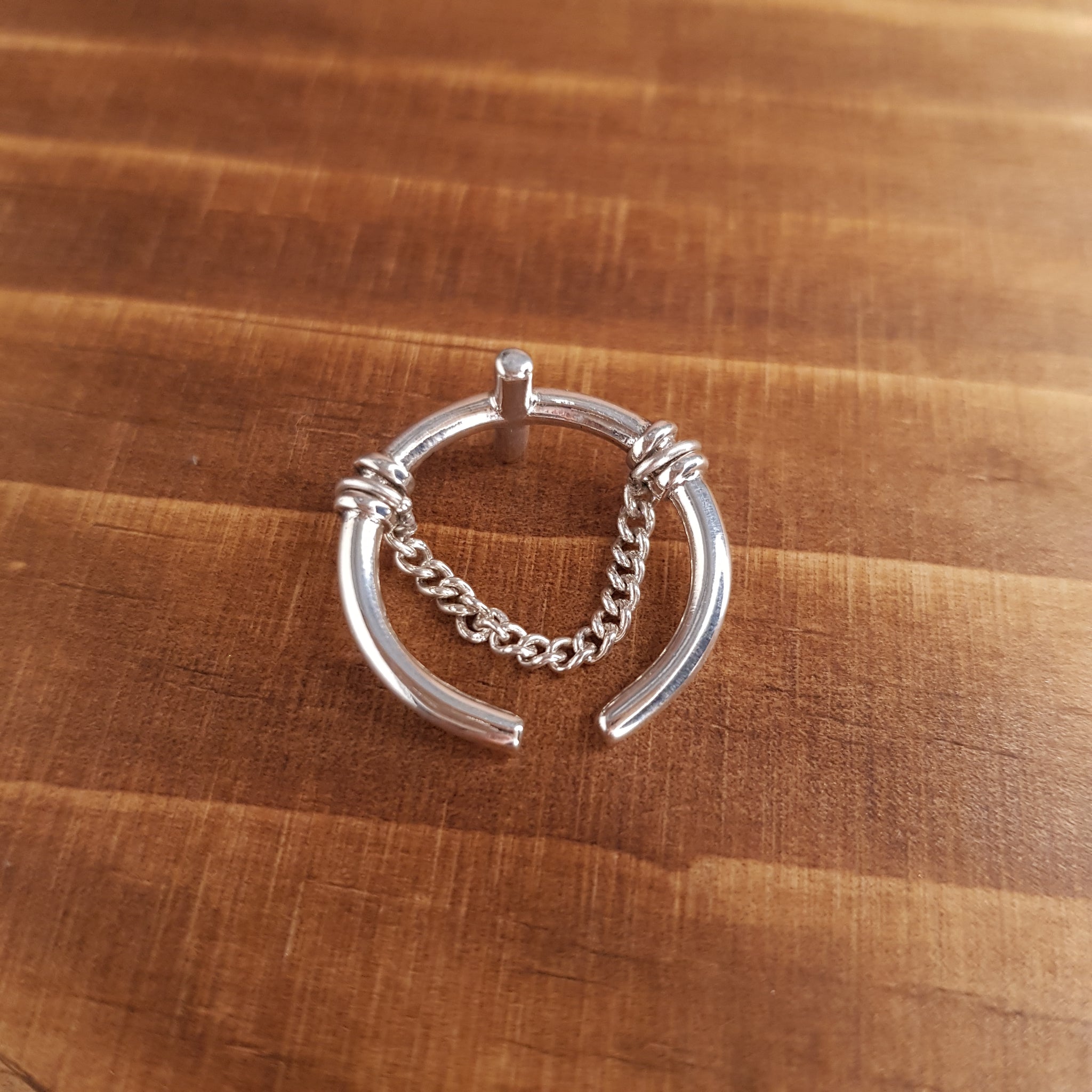 The Chain Cross Ring – By Me Jewellery Workshop