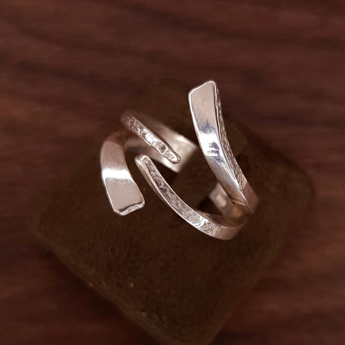 Hug Forever Ring – By Me Jewellery Workshop